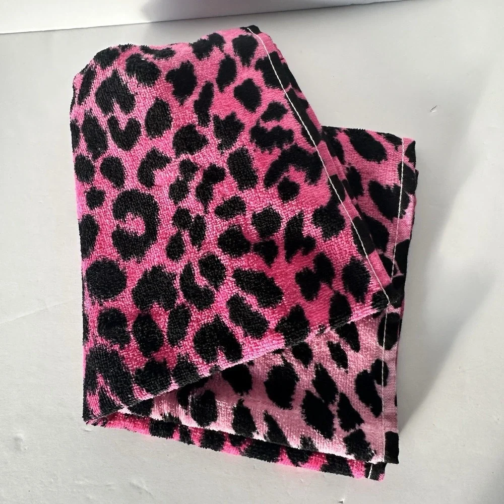 Betsey Johnson Pink‎ Leopard Gradient Hand Towel 16x26 Cotton Bathroom NWT